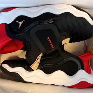 Nike Jordan 23/7 Kids Sneakers Black Red Gold - New